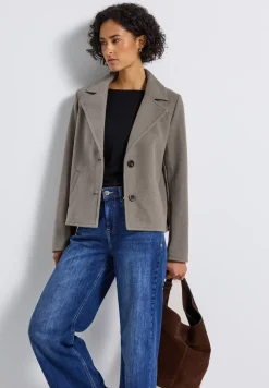 Veste courte à revers cosy