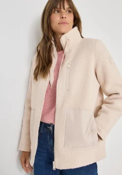 Veste douillette avec détails