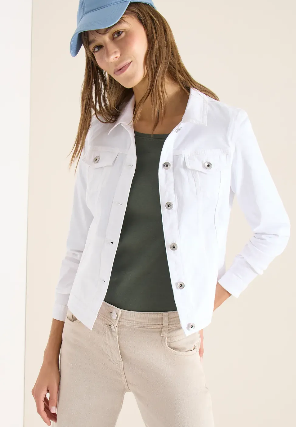Veste en jean avec poches poitrine et boutons