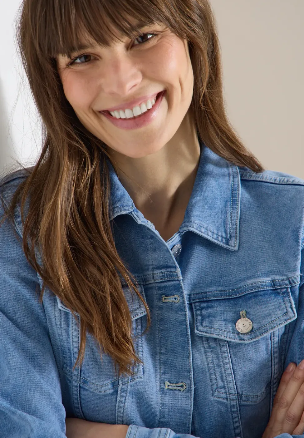 Veste en jean avec poches poitrine et boutons
