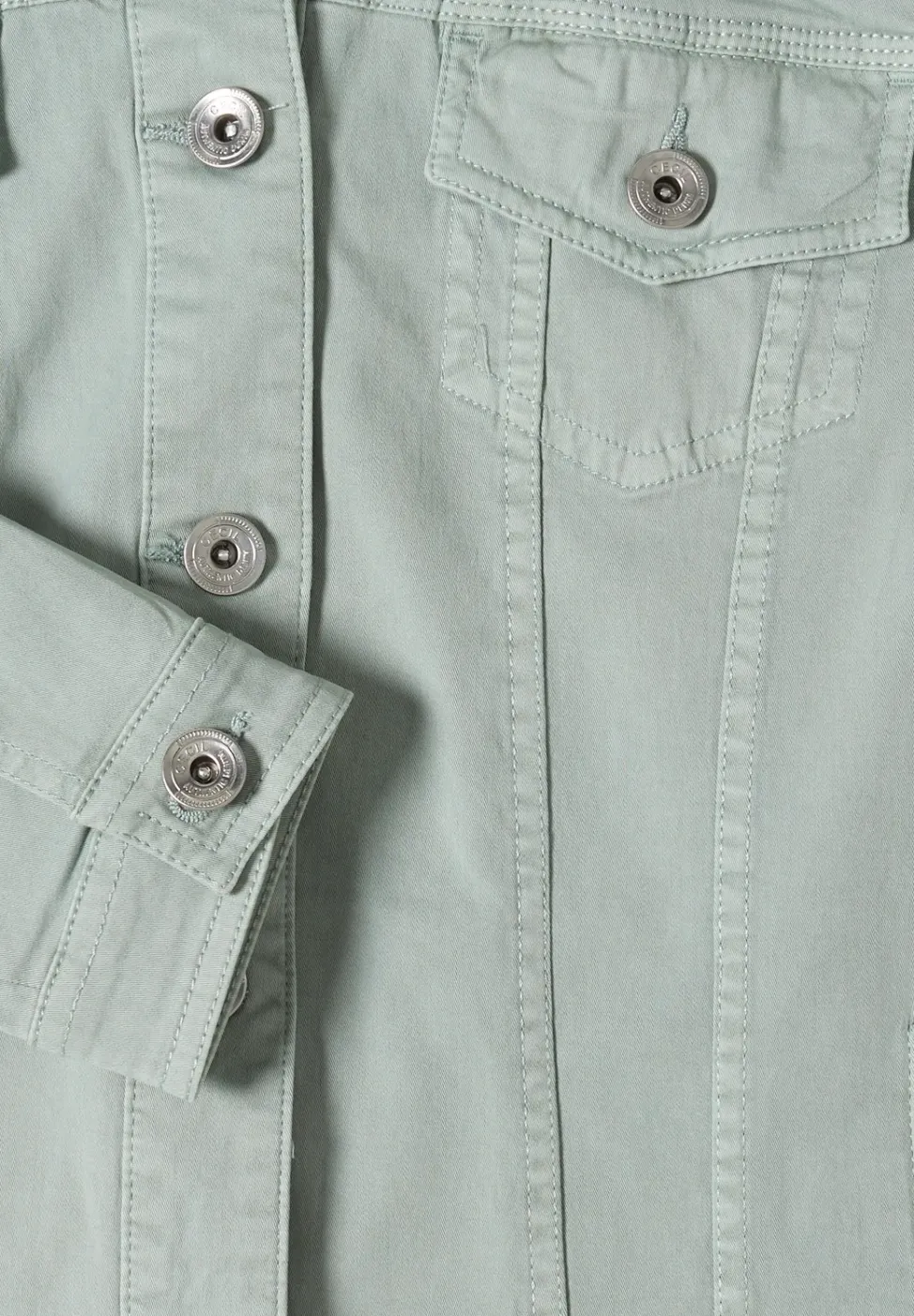 Veste en jean avec poches poitrine et boutons