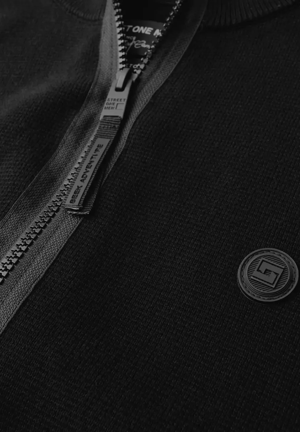Veste en tricot avec col montant