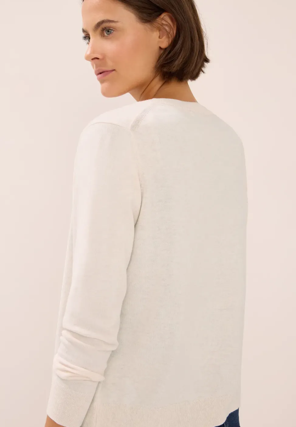 Veste en tricot avec patte de boutonnage