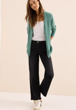 Veste en tricot ouverte
