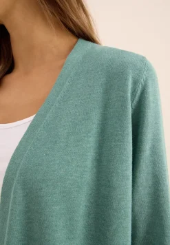Veste en tricot ouverte