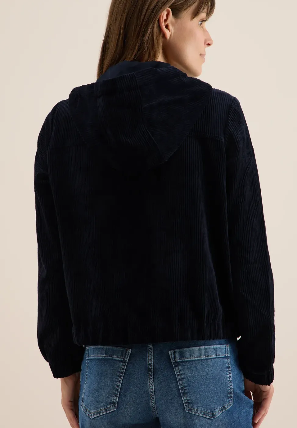 Veste en velours côtelé avec capuche