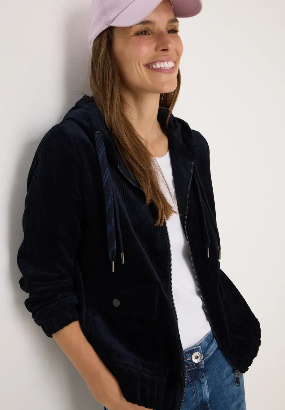 Veste en velours côtelé avec capuche