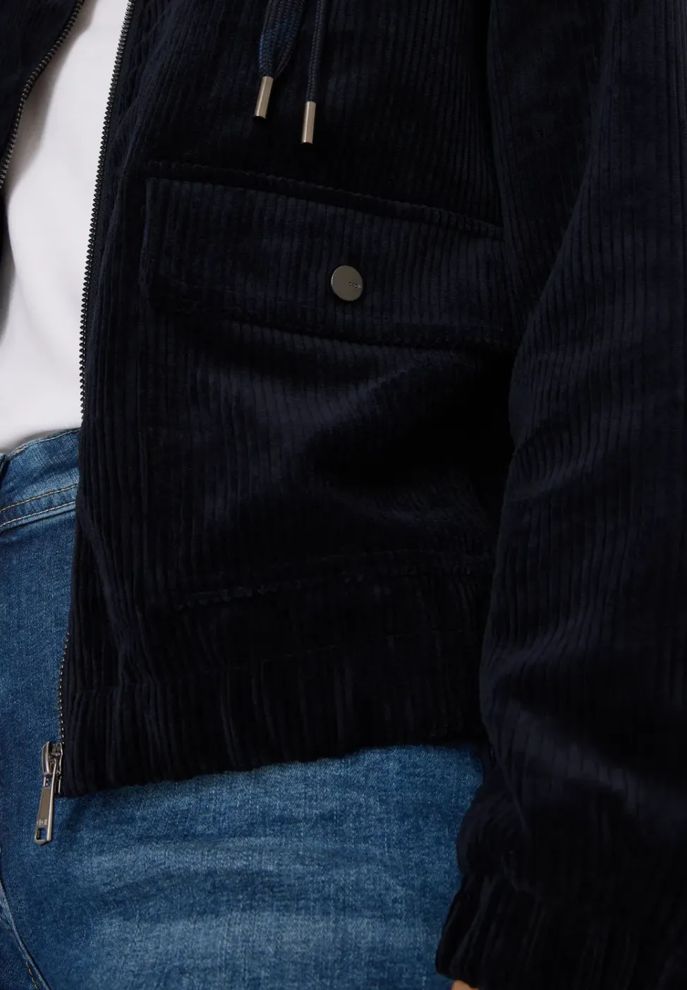 Veste en velours côtelé avec capuche