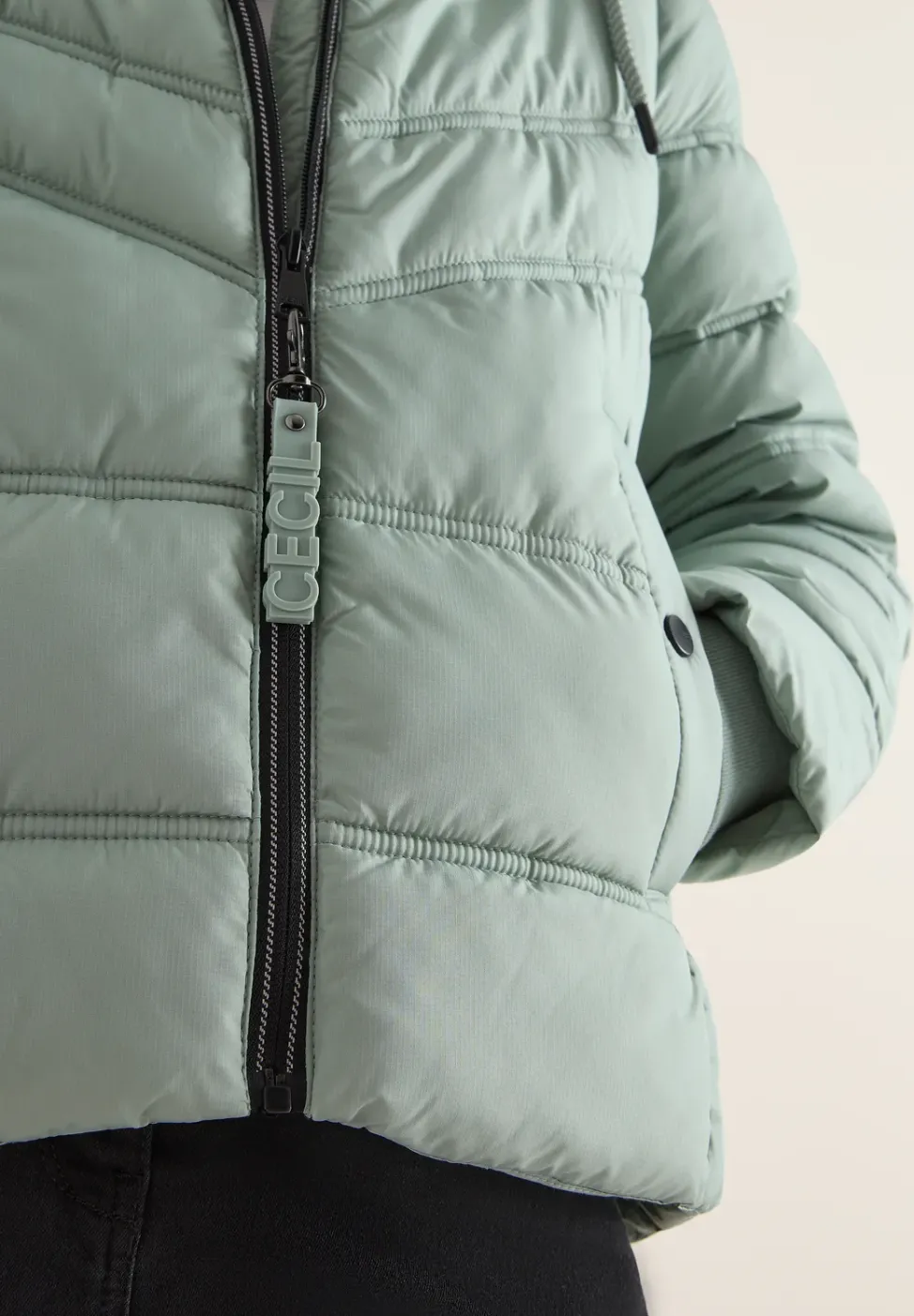 Veste matelassée avec capuche