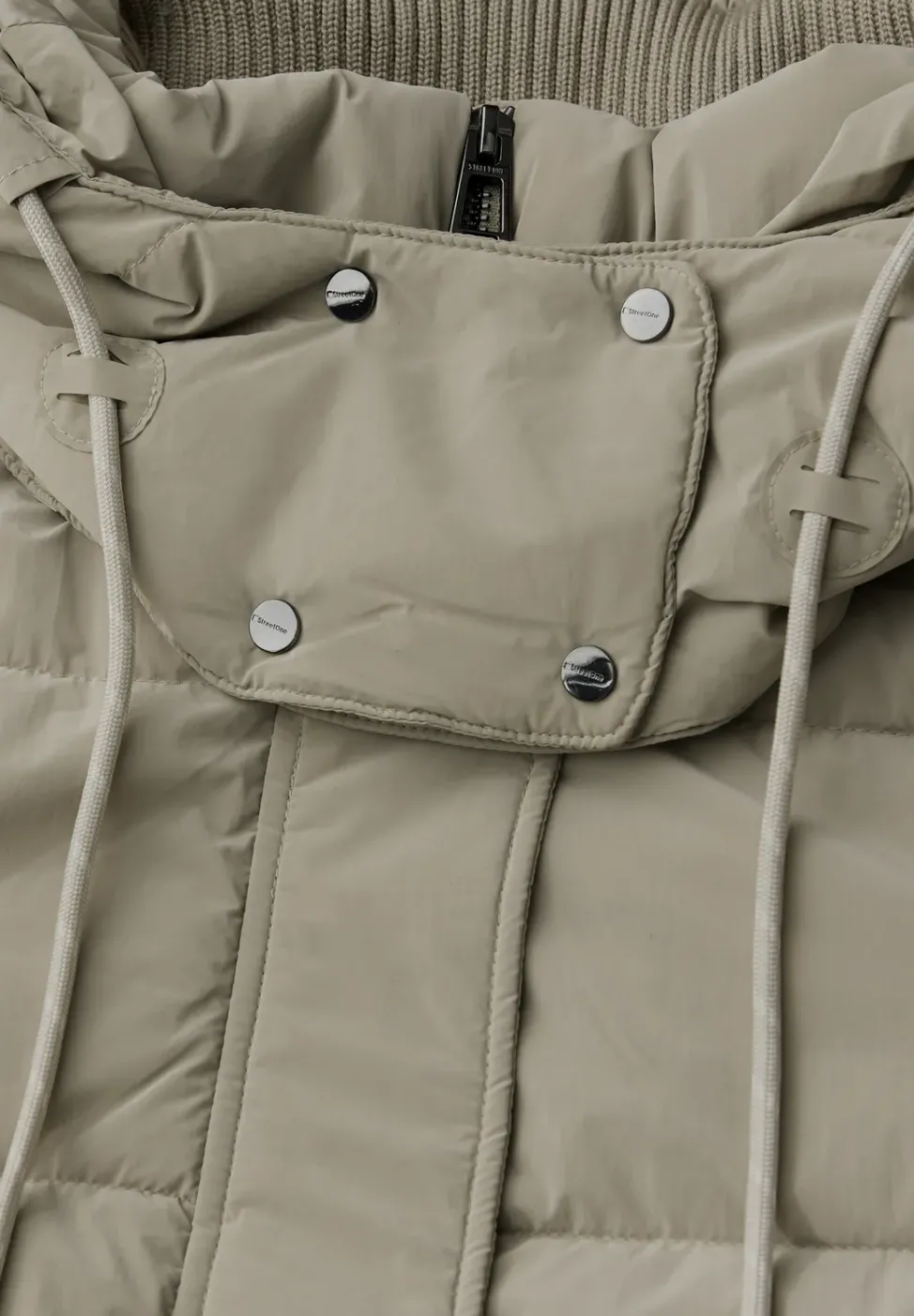 Veste matelassée avec détails en tricot