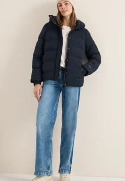 Veste sportive avec capuche