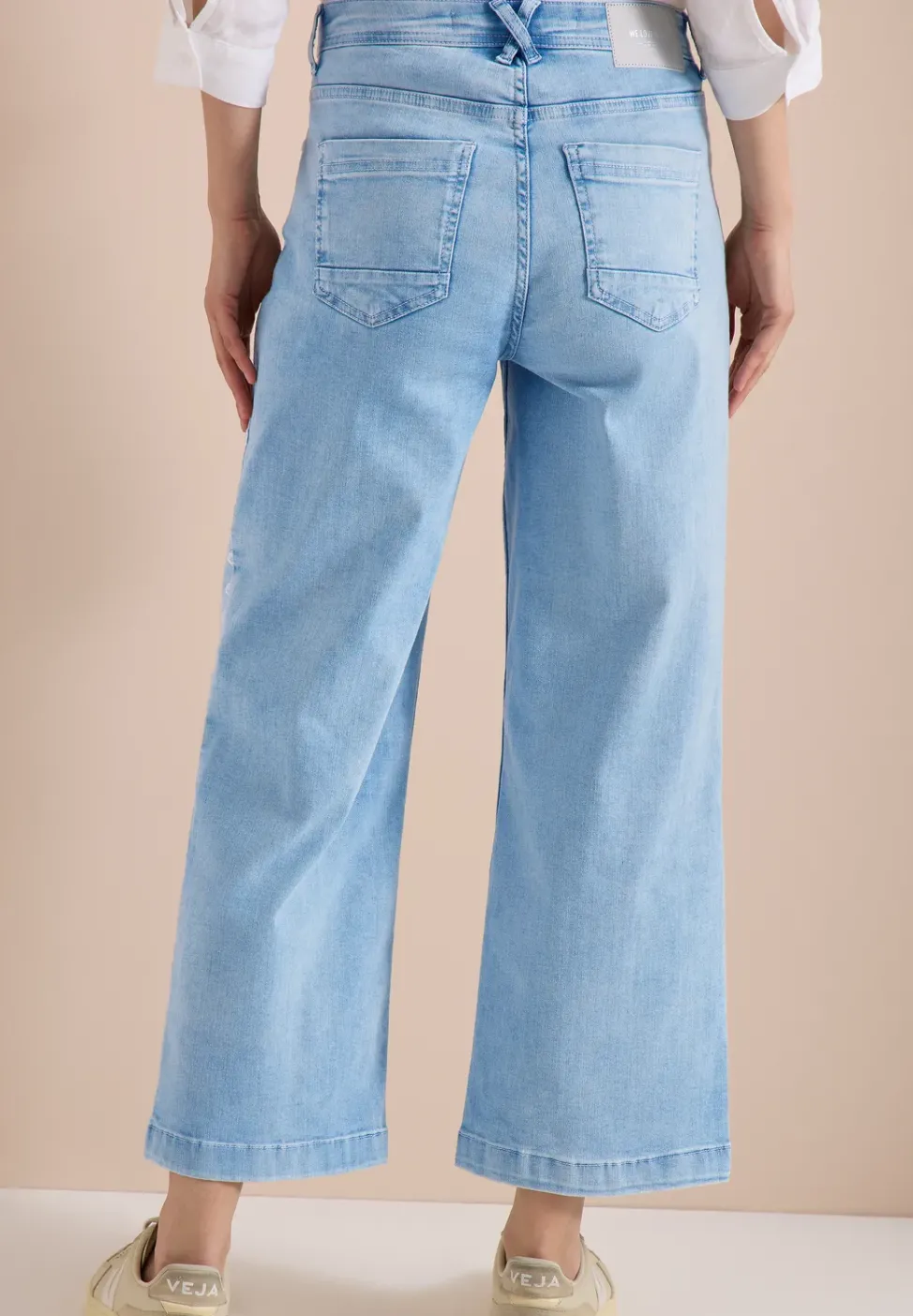 Wide Legs Jeans avec détail de broderie
